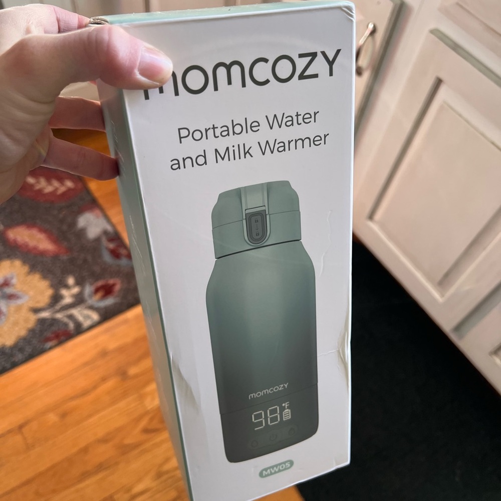 Momcozy Green Portable Water and Milk Warmer BRAND NEW